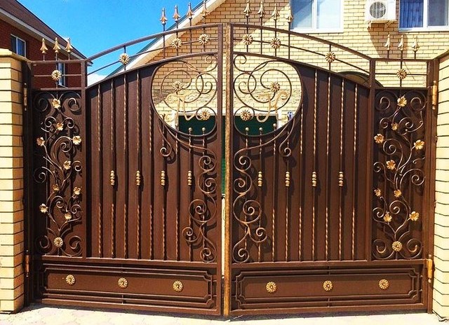 Кованые ворота распашные с калиткой №8 Цена: 12200 руб/м2