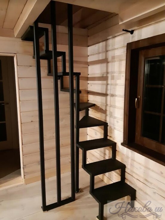 Металлокаркас лестницы мини с забежными ступенями фото от Наковали